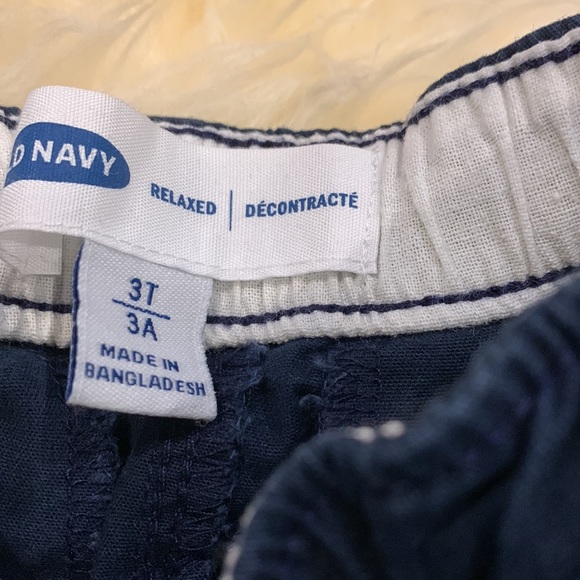 H&M Khaki Roll-Up Pants & Old Navy Dark Blue Pull-On Pants in Size 3-4T - Picture 4 of 10